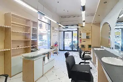 Negozio in vendita, Via Savoia, Sassari