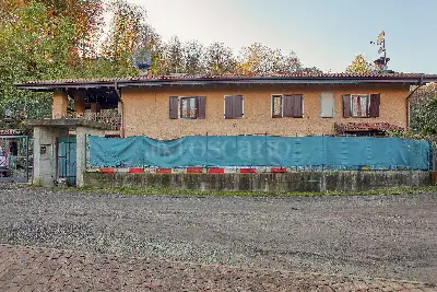 Casa Indipendente in vendita, Via Pradaccio, Cadegliano-Viconago
