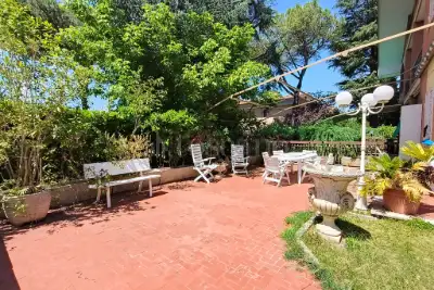 Villa Plurifamiliare in vendita, Via delle Vigne di Morena, Roma