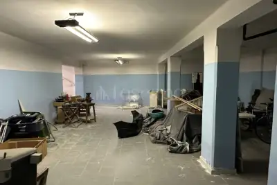 Magazzino in vendita, Via Pasquale Fiore, Bari