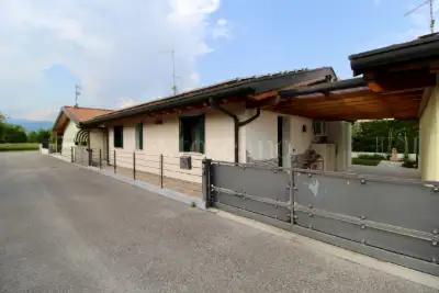 Villa in vendita, Via Camol di Brugnera, Brugnera