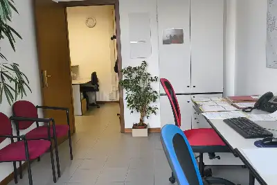 Ufficio in affitto, Viale Montegrappa, Prato