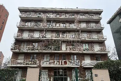 Box in vendita, Via dei Benedettini, Milano