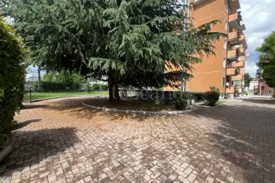 Casa in vendita, Via Lorenteggio, Milano