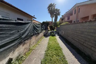 Villino a Schiera in vendita, Via Urbino, Ardea