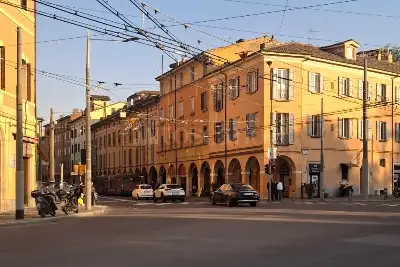 Stabile Uso Ufficio in vendita, Via Mazzini, Bologna