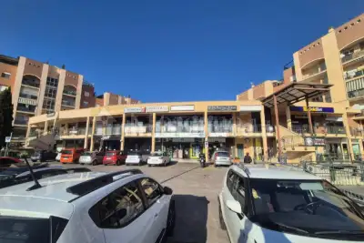 Negozio in vendita, Largo Marcantonio Cesti, Latina