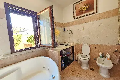 Villa in vendita, Via Rumenia , Pomezia