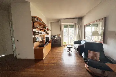 Casa in vendita, Via Lorenteggio, Milano