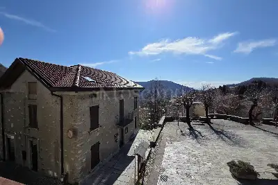 Casa Indipendente in vendita, Via Pratobevera, Sormano