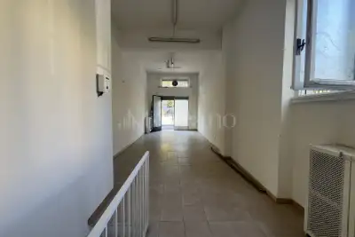 Negozio in affitto, Viale Legioni Romane, Milano