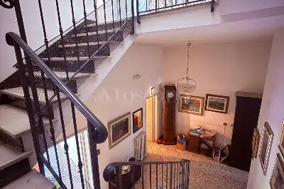 Villino a Schiera in vendita, Via Sem Benelli, Prato