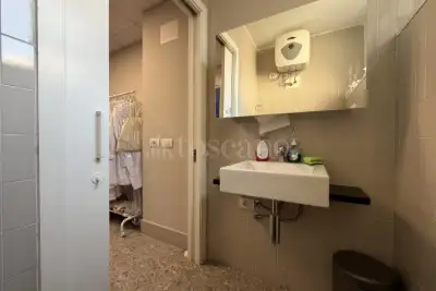 Negozio in vendita, Via Friuli, Milano
