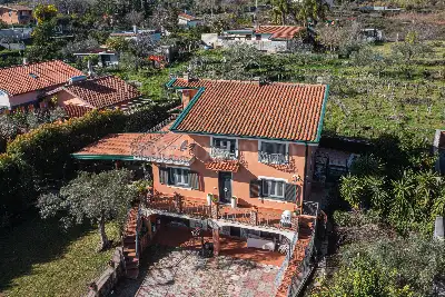 Villa in vendita, Via Lucio Piccolo, Zafferana Etnea