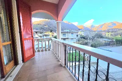 Villa in vendita, Via F. Petrarca, Sarezzo