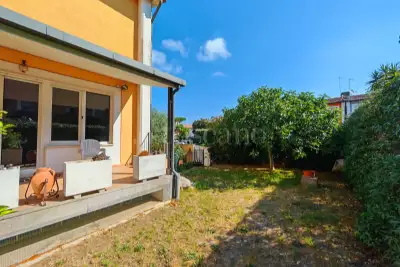 Villa Plurifamiliare in vendita, Via Panezio, Roma