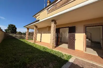 Villa Plurifamiliare in vendita, Via Glasgow, Ladispoli