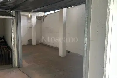 Box in vendita, via andrea barbazza, Roma