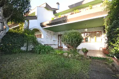 Villino a Schiera in vendita, Via Lago D'iseo, Santa Marinella