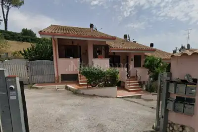 Villino a Schiera in vendita, Via Ildebrando della Giovanna, Roma