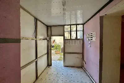 Negozio in vendita, Via Giulio Antonio Acquaviva, Caserta