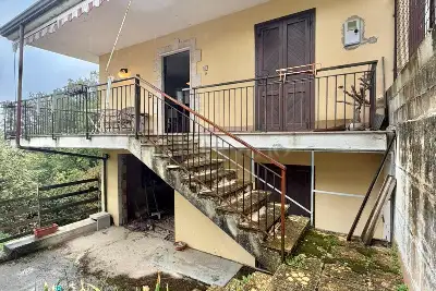 Casa Indipendente in vendita, via Ciccuzzi 3, Summonte, Grottolella