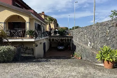 Villa in vendita, Via Calcara, Aci Bonaccorsi