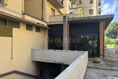 Capannone in vendita, Via Milano, Prato