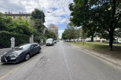 Box in affitto, Viale Luigi Majno 8, Milano