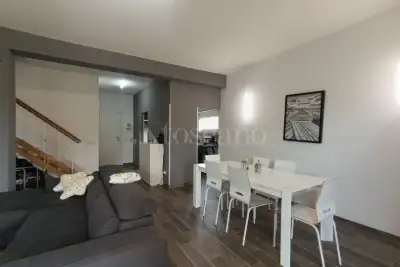 Villino a Schiera in affitto, Via dei Lillà, Anzio