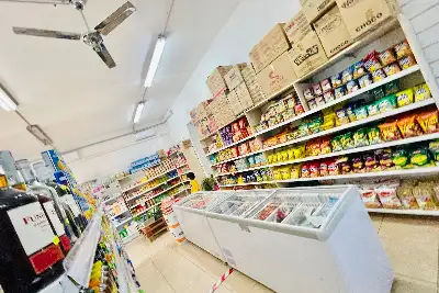 Negozio in vendita, Via Vincenzo Troya , Roma