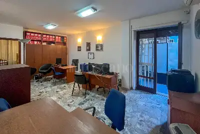 Casa in vendita, Corso Arnaldo Lucci, Napoli