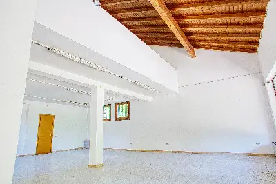 Stabile Uso Ufficio in vendita, Via Provinciale, Grantola