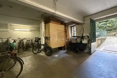 Magazzino in vendita, Via Giovanni da Procida, Milano