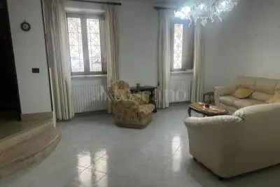 Casa Indipendente in vendita, Via Nuova, Catanzaro