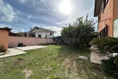 Villa in vendita, Via Bresimo, Roma
