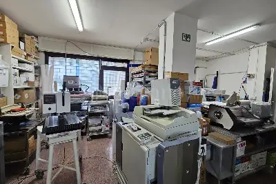 Negozio in vendita, Latina V.le Le Corbusier 175, Latina