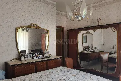 Casa in vendita, Via Montebello, Catania