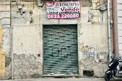 Negozio in vendita, Via Fulvio Renella, Caserta