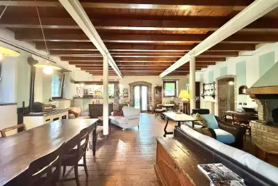 Villa in vendita, Strada San Pietro, Monzambano