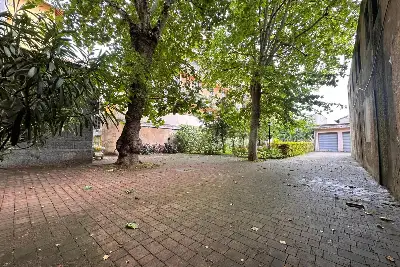 Negozio in vendita, Via Volvino n., 7, Milano