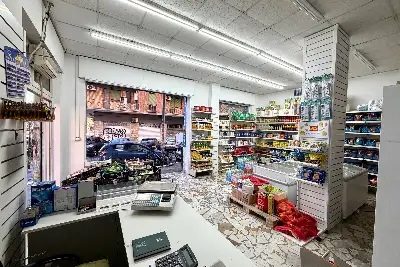 Negozio in vendita, Via Attio Labeone, Roma