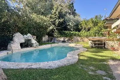 Villa in vendita, Via Torcegno, Roma