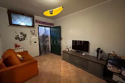 Villino a Schiera in vendita, Via Bedollo, Roma