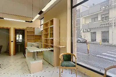 Negozio in vendita, Via Savoia, Sassari
