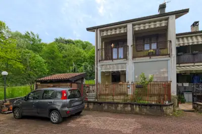 Casa in vendita, Via Monderizza, Marchirolo