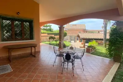 Villa in vendita, Via Afrodite, Pomezia