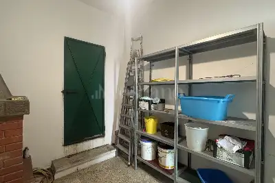 Villino a Schiera in vendita, Via Edmondo de Amicis, Prato