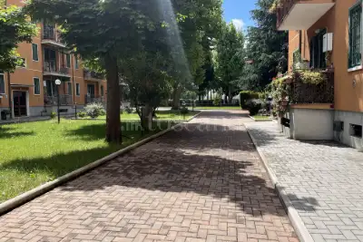 Casa in vendita, Via Lorenteggio, Milano