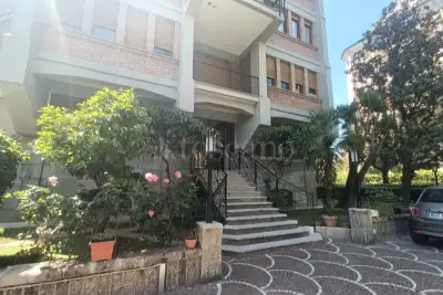 Casa in affitto, Via Luigi Lilio, Roma